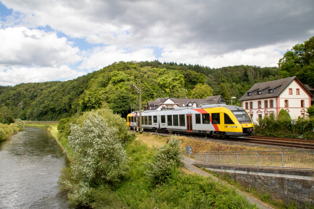 648 026 kurz vor dem Bahnhof Aumenau auf der Lahntalbahn, aufgenommen am 15.06.2024.