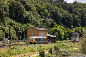 648 026 im Bahnhof Aumenau auf der Lahntalbahn, aufgenommen am 15.06.2024.