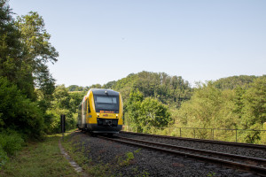 648 020 bei Villmar auf der Lahntalbahn, aufgenommen am 29.06.2024.