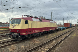 120 144 im Bahnhof Frankfurt-Höchst, aufgenommen am 20.02.2024.