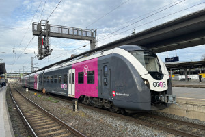 Leihfahrzeug 1440 112 vom ENNO steht im Bahnhof Gießen, aufgenommen am 22.03.2024.