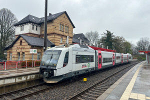 609 114 in Mettmann-Stadtwald auf der Düsseltalbahn, aufgenommen am 30.03.2024.
