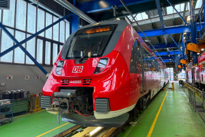 442 109 steht mit einer neuen Front im Bw Frankfurt-Griesheim, aufgenommen am 03.05.2024.
