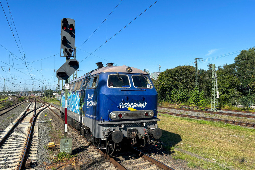 218 450 im Bahnhof Frankfurt-Höchst, aufgenommen am 26.08.2024.