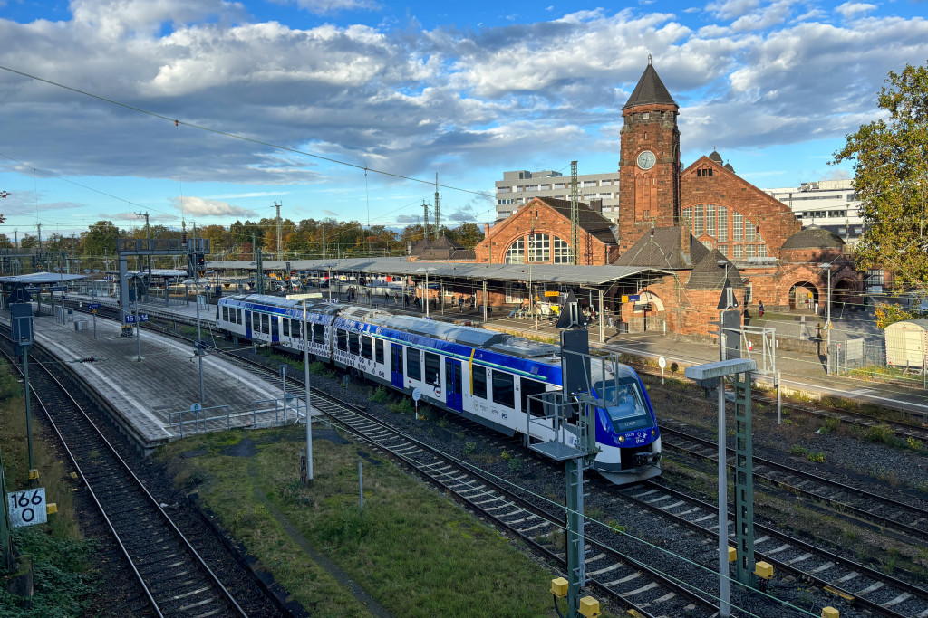 554 118 im Bahnhof Gießen, aufgenommen am 22.10.2024.