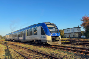 554 117 in Hungen auf der Lahn-Kinzig-Bahn, aufgenommen am 23.10.2024.