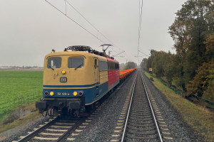 151 129 bei Kirch-Göns auf de Main-Weser-Bahn, aufgenommen am 06.11.2024.