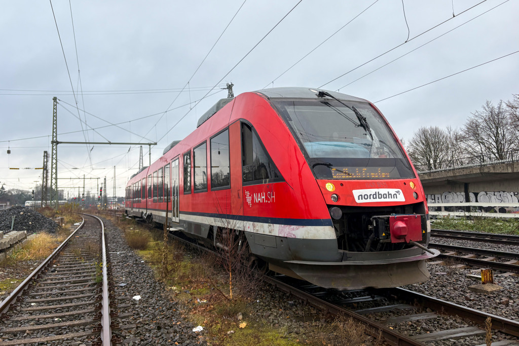 648 355 in Hamburg-Diebsteich, aufgenommen am 02.12.2024.