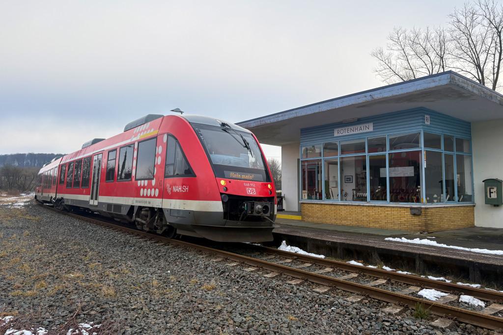 648 452 in Rotenhain auf der Oberwesterwaldbahn, aufgenommen am 16.01.2025.