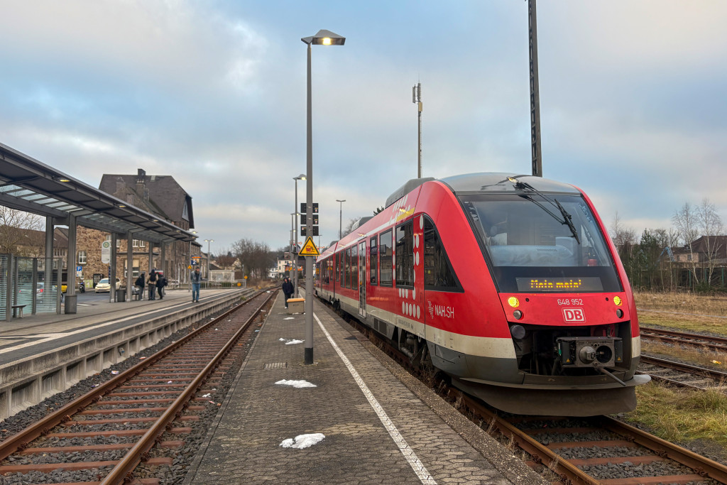 648 452 in Altenkirchen auf der Oberwesterwaldbahn, aufgenommen am 16.01.2025.