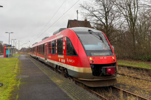 648 463 in Leese-Stolzenau auf der Natobahn, aufgenommen am 30.12.2024.