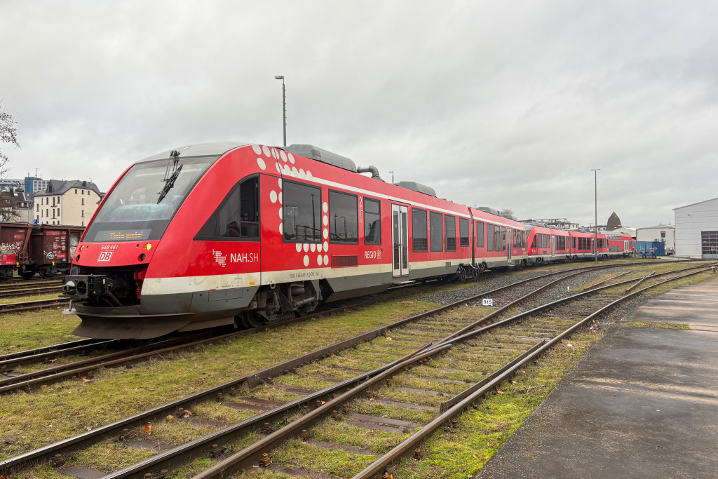 648 461 und 648 355 im Aw Limburg, aufgenommen am 16.12.2024.