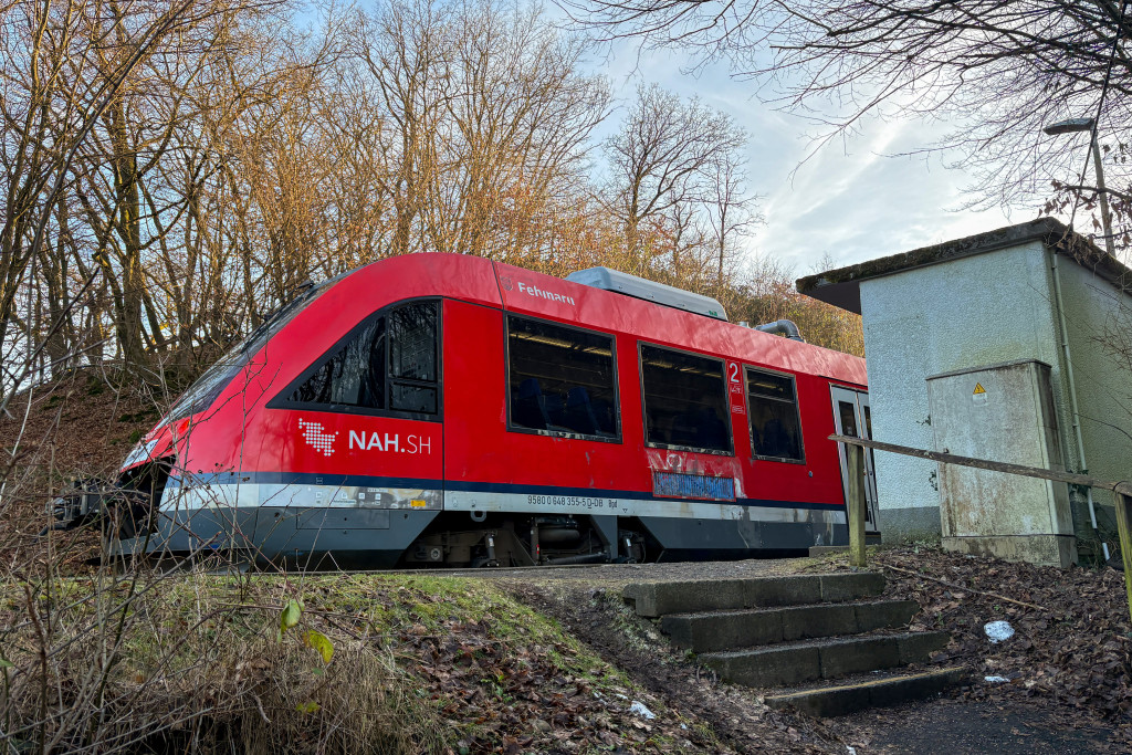 648 355 in Geilhausen auf der Oberwesterwaldbahn, aufgenommen am 21.01.2025.
