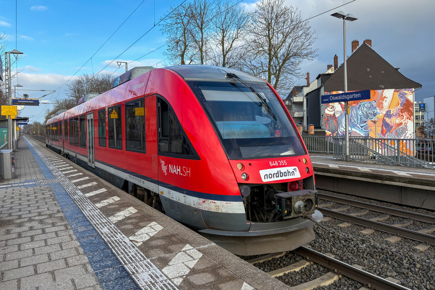 648 355 in Gießen-Oswaldsgarten auf der Main-Weser-Bahn, aufgenommen am 23.01.2025.