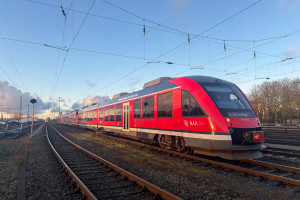 648 350 und zwei weitere 648 im Bahnhof Hamburg-Eidelstädt, aufgenommen am 10.01.2025.